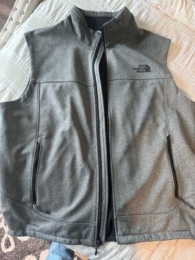 The North Face Men's Heather Grey Softshell Vest
